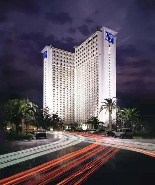 In-room hot tub at IP Casino Resort Spa in Biloxi, MS