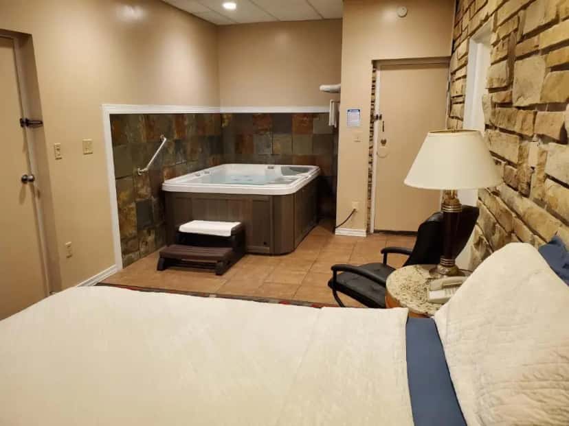 In-room hot tub at Jefferson Hills Motel in Clairton, PA