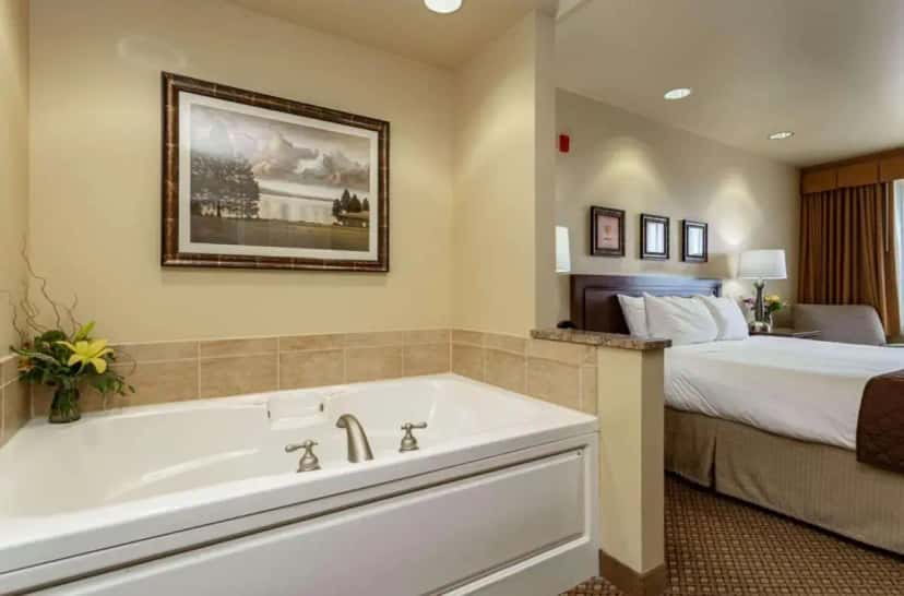 In-room hot tub at Jefferson Street Inn in Wausau, WI