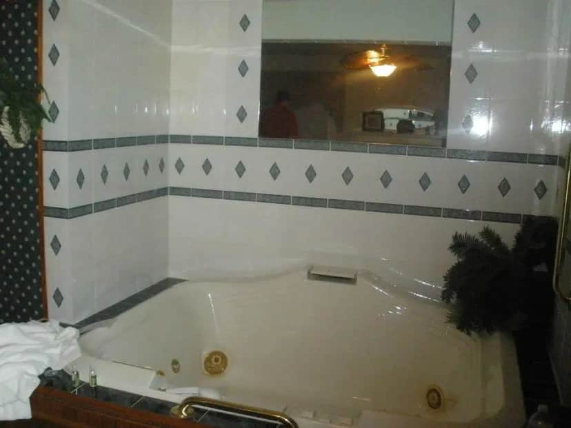 Julia’s Bed & Breakfast hotel photo 1 in Hubbard, Ohio