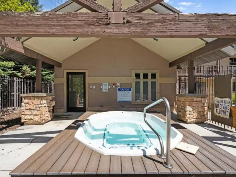 Shared indoor hot tub at Jupiter Inn in Heber City, UT