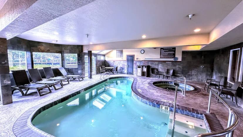 Hotels with jacuzzi in room in Seaside