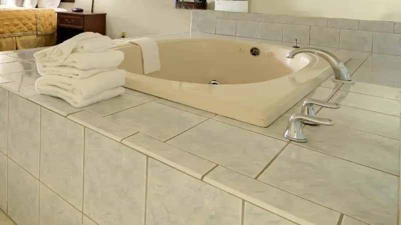 In-room hot tub at Key West Inn - Newport News in Newport News, VA