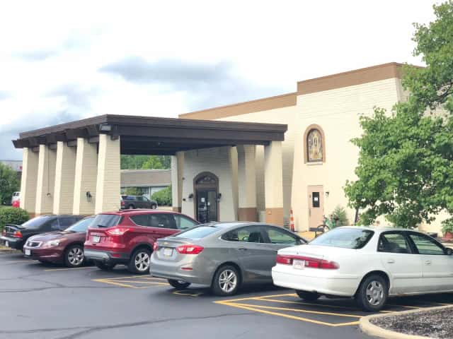 Knights Inn Dayton at Poe Ave — guest room