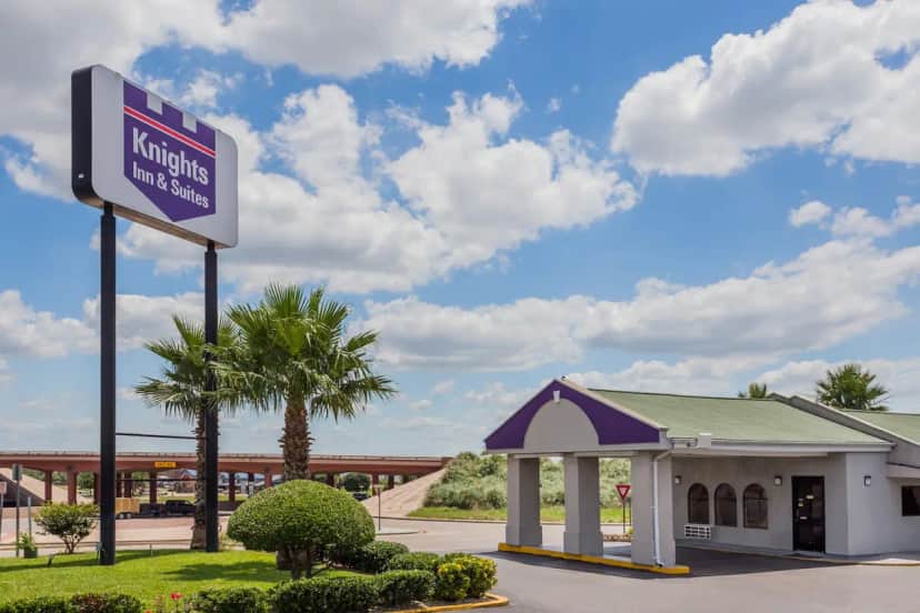 Knights Inn Franklin Ave Waco hotel photo 1 in Waco, Texas