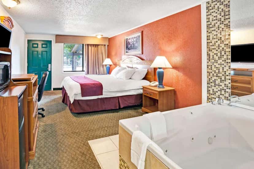 In-room hot tub at Knights Inn Sterling Heights in Sterling Heights, MI