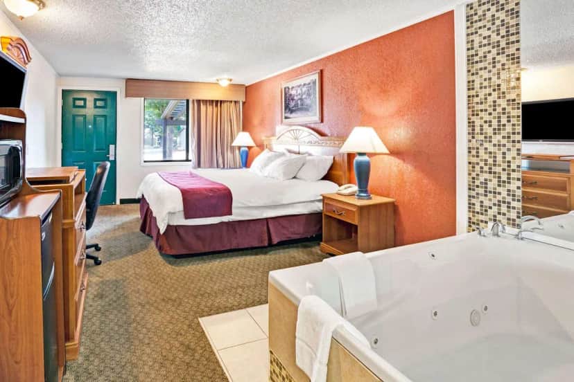 Private in-room jacuzzi at Knights Inn Sterling Heights