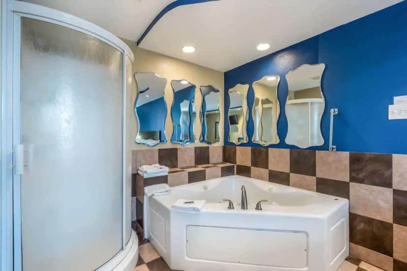 In-room hot tub at Knights Inn Trevose in Feasterville-Trevose, PA