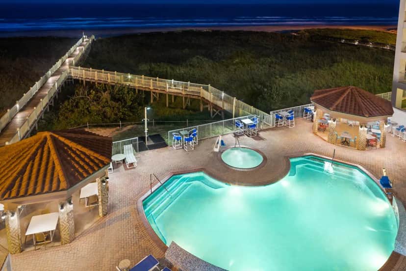 Shared outdoor hot tub at La Copa Inn Beach Hotel