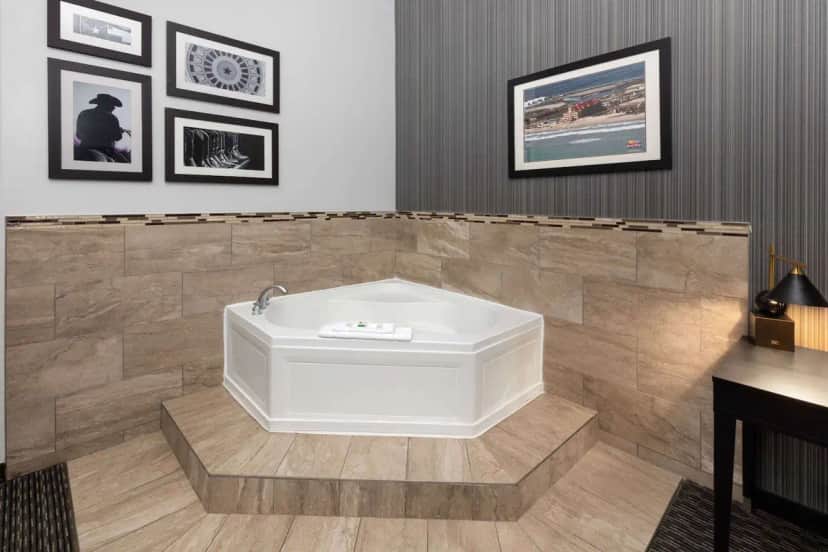 Private in-room jacuzzi at La Quinta INN & Suites Austin-Cedar Park