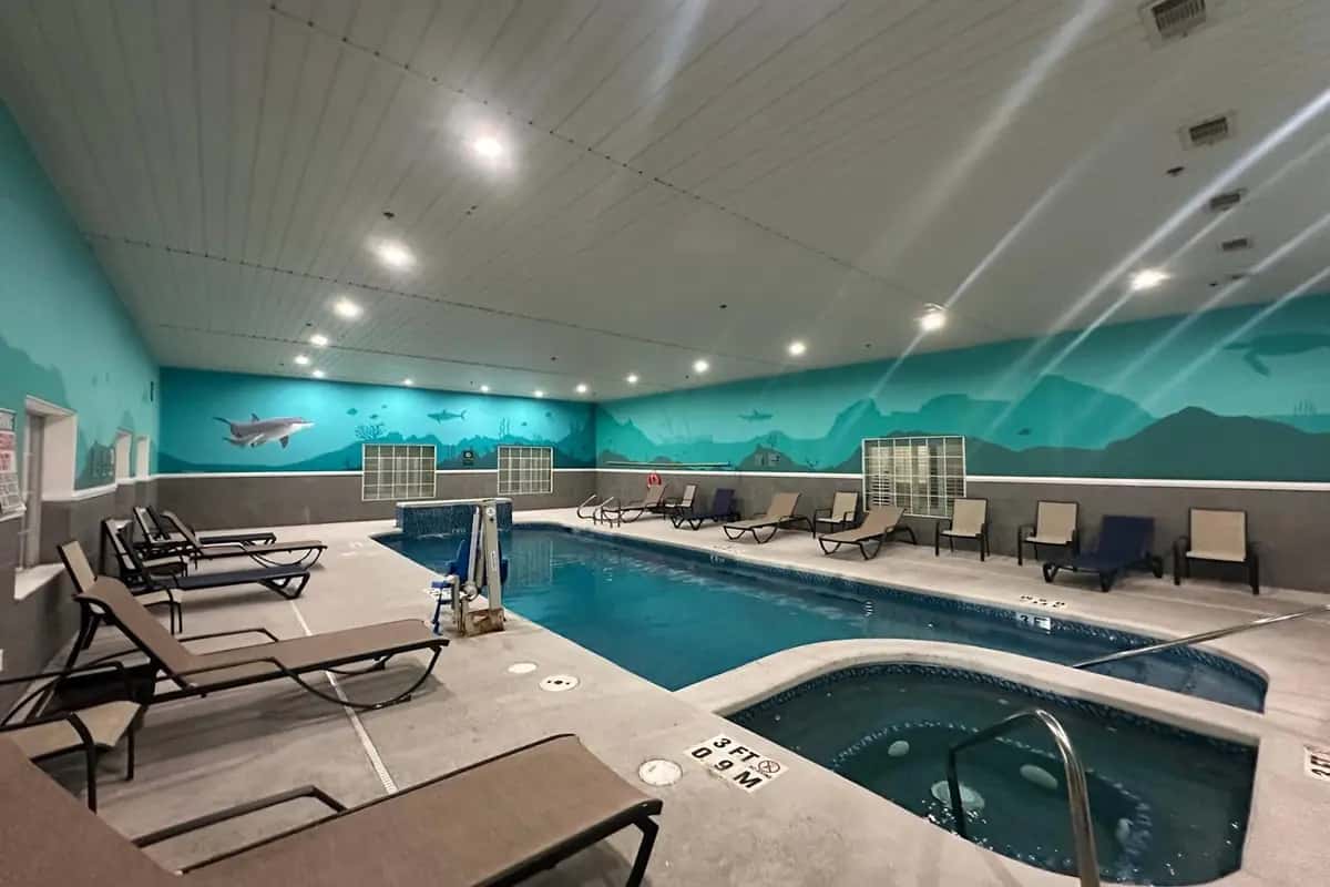 Shared indoor hot tub at La Quinta Inn & Suites by Wyndham Alamo - McAllen East in Alamo, TX