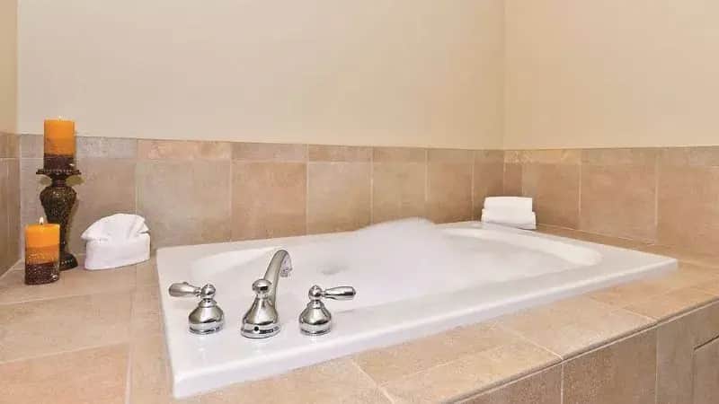 La Quinta Inn & Suites by Wyndham Auburn hotel photo 1 in Auburn, Washington