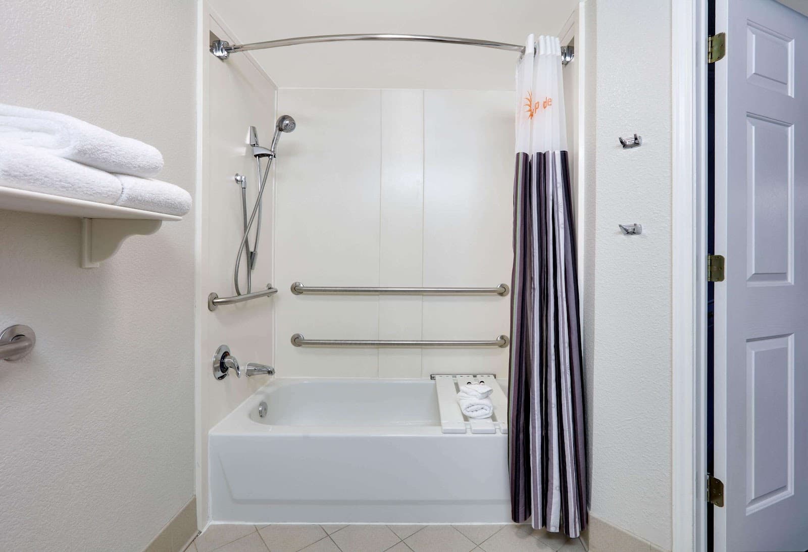 La Quinta Inn & Suites by Wyndham Dallas North Central