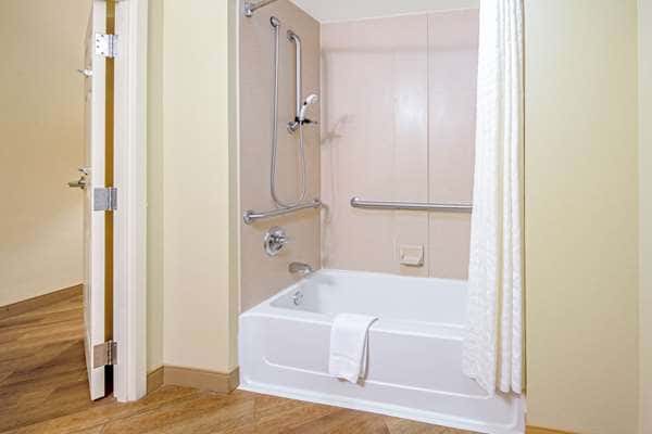 In-room hot tub at La Quinta Inn & Suites by Wyndham Lawton / Fort Sill in Lawton, OK