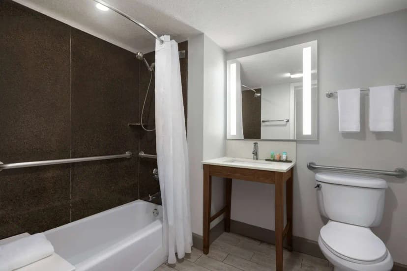 Hotels in Daytona Beach with a jacuzzi in the room