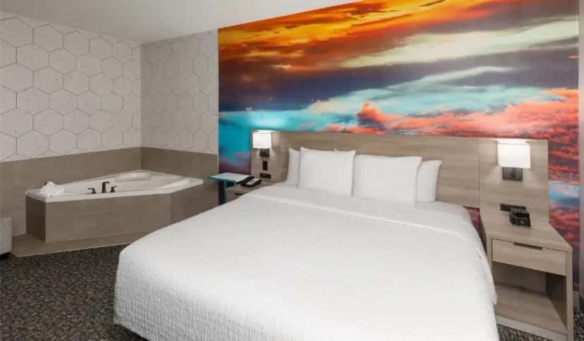 In-room hot tub at La Quinta Inn & Suites by Wyndham Oklahoma City – Moore in Moore, OK
