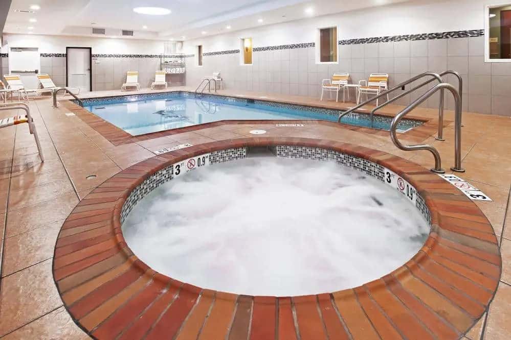 Shared indoor hot tub at La Quinta Inn & Suites by Wyndham Tulsa - Catoosa Route 66