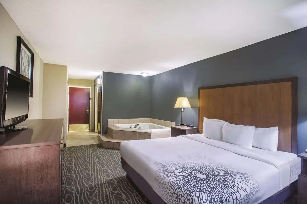 Private in-room jacuzzi at La Quinta Inn by Wyndham Richmond South