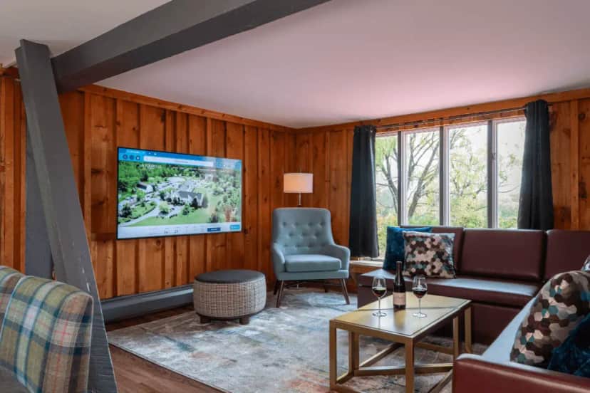 La Tourelle Hotel & Spa — guest room