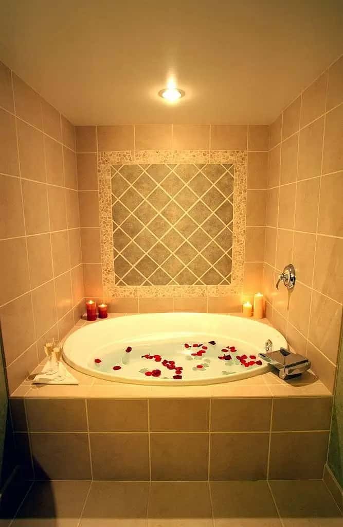 In-room hot tub at Lake Lawn Resort in Delavan, WI