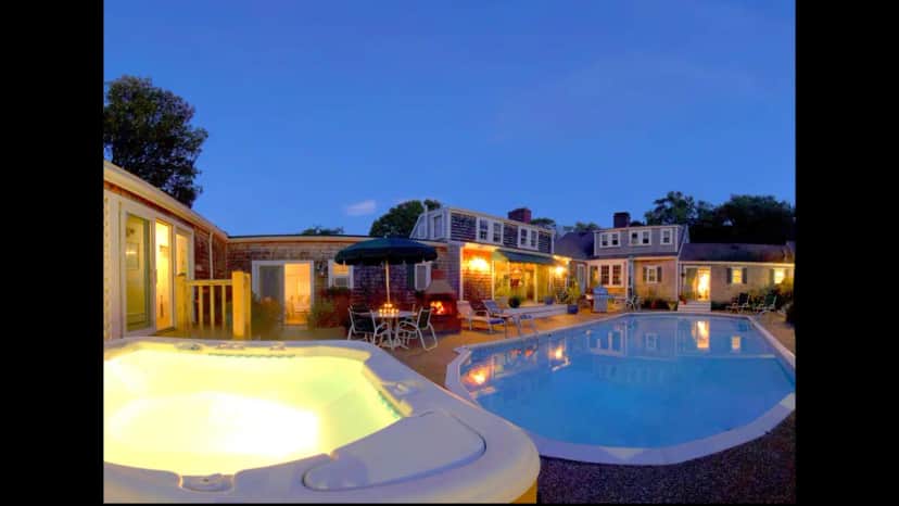 Shared outdoor hot tub at Lamb and Lion Inn