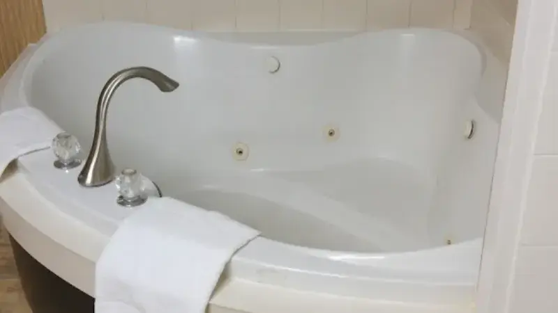 In-room hot tub at Larkspur Landing Carlisle in Carlisle, PA