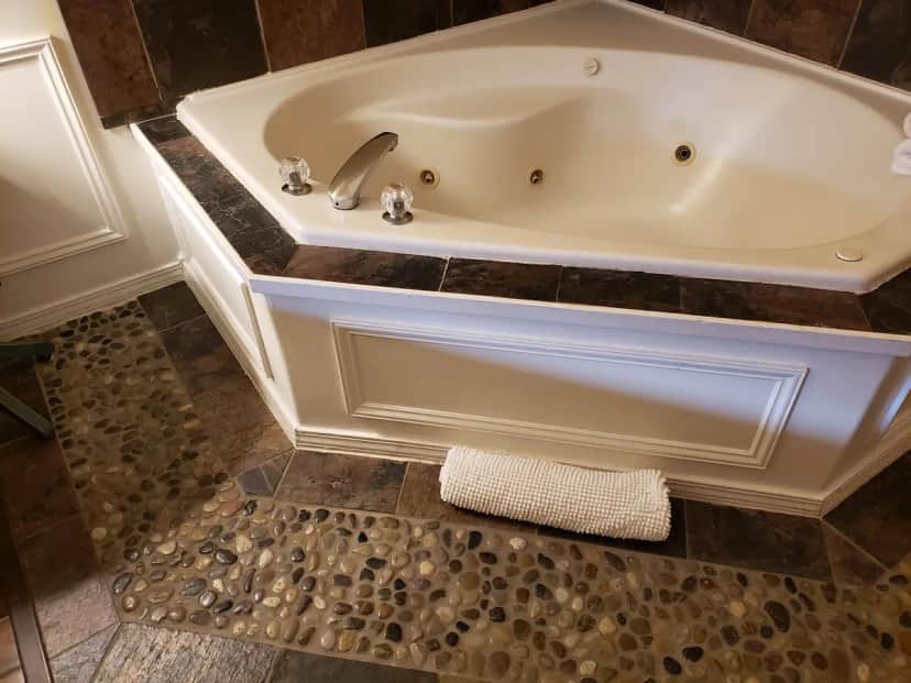 Private in-room jacuzzi tub at Leavenworth Village Inn