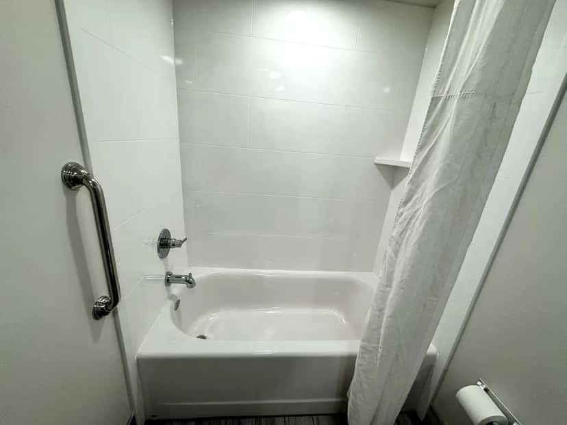 In-room jacuzzi tub at Lodge at Mill Creek in Pigeon Forge, TN