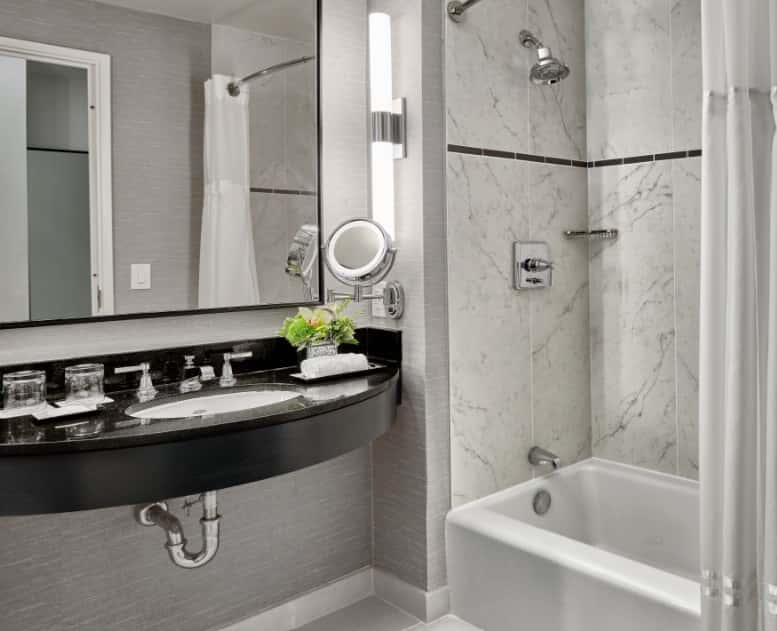 Deep soaking tub at Loews Philadelphia Hotel in Philadelphia, PA
