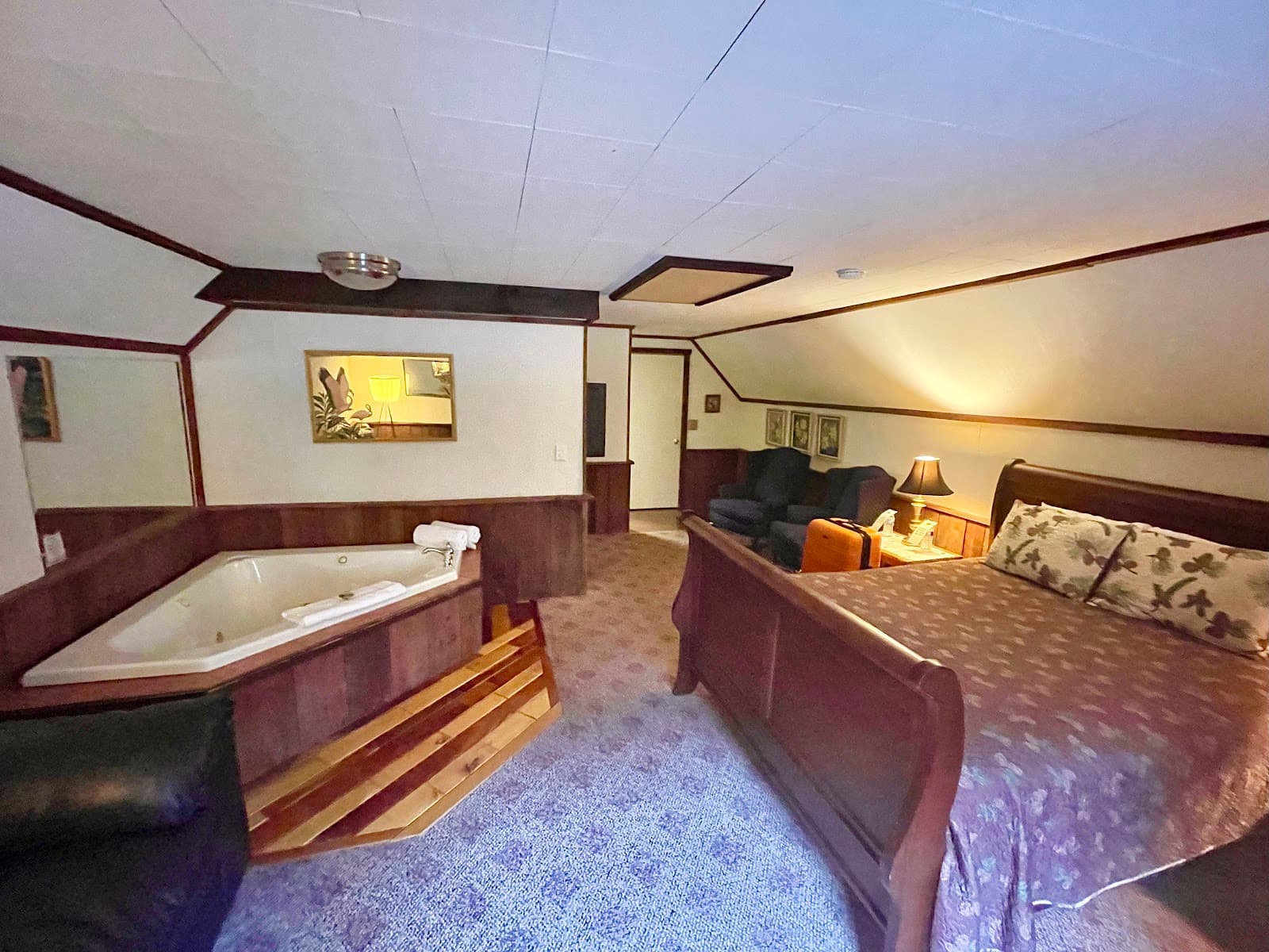 Log Cabin Lodge and Suites