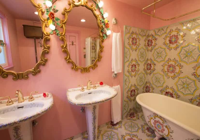Deep soaking tub at Madonna Inn in San Luis Obispo, CA