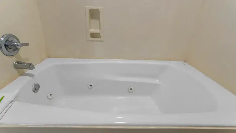 Hotels with jacuzzi in room in Gautier