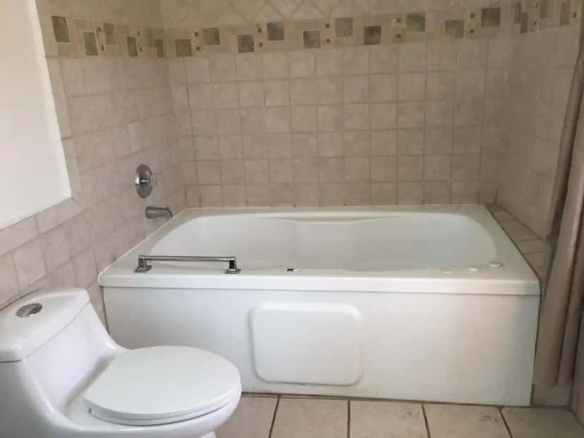 In-room jacuzzi tub at Main & Salt in Arroyo Grande, CA