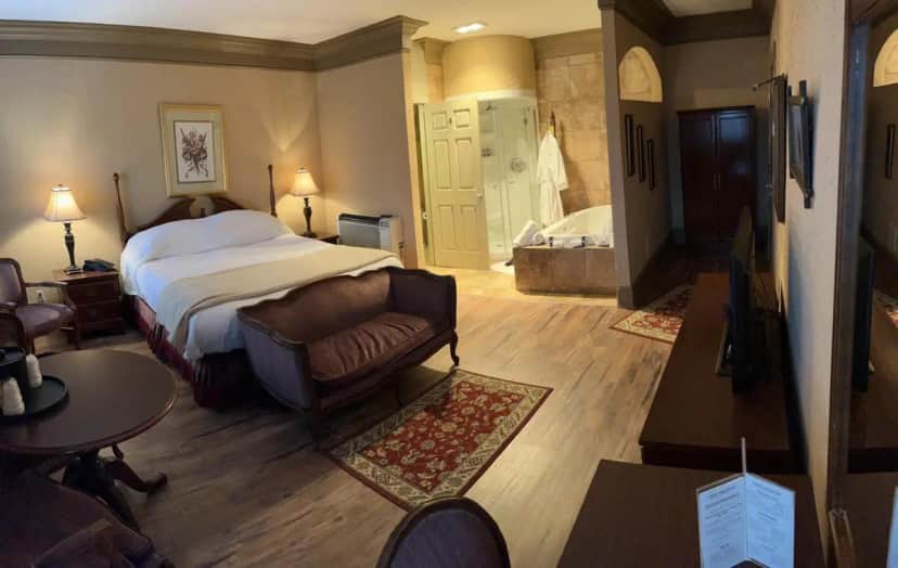 Private in-room jacuzzi tub in the Deluxe Suite with Spa Bath at Mario’s International Spa and Hotel
