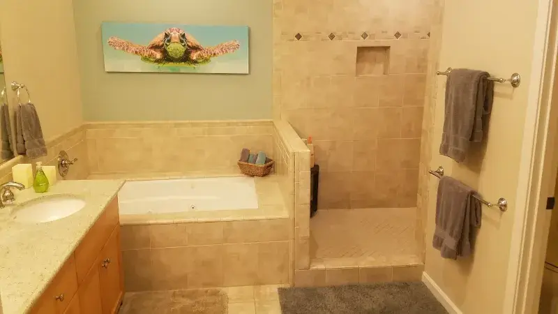 Hotels with jacuzzi in room in Puako