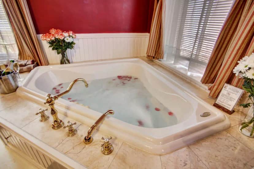 Private in-room jacuzzi at McMillan Inn