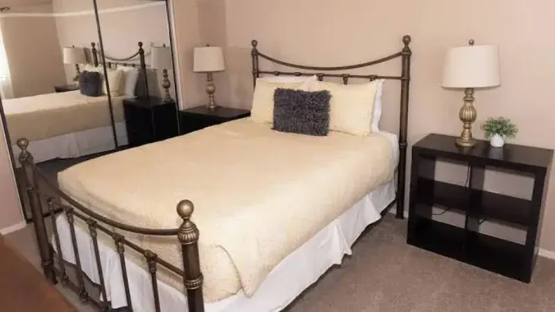 Hotels with jacuzzi in room in Mesa