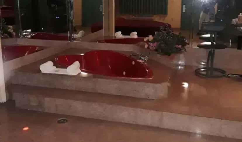 In-room hot tub at Miami Princess Hotel in Miami, FL