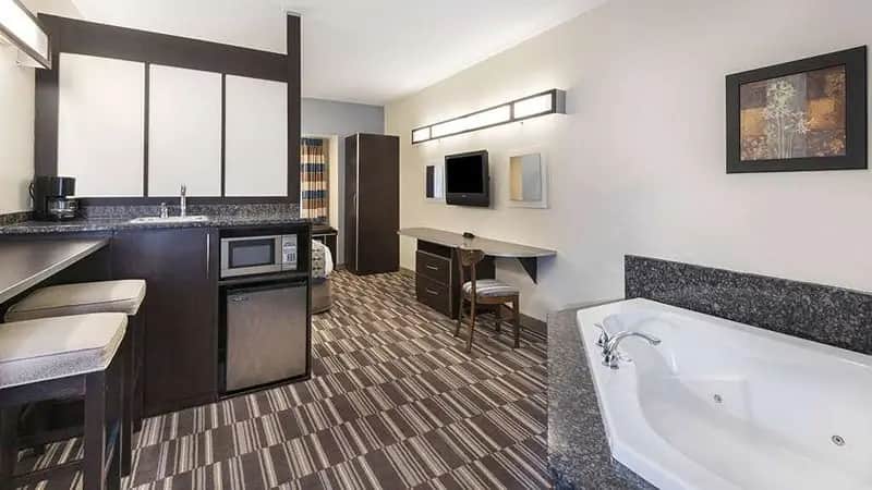 Microtel Inn & Suites by Wyndham Baton Rouge Airport hotel photo 1 in Baton Rouge, Louisiana