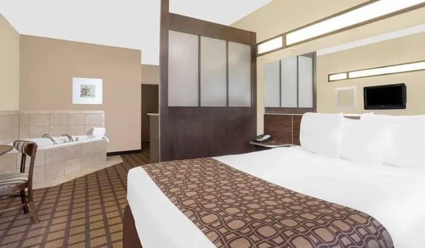 Microtel Inn & Suites by Wyndham Mansfield hotel photo 1 in Mansfield, Pennsylvania