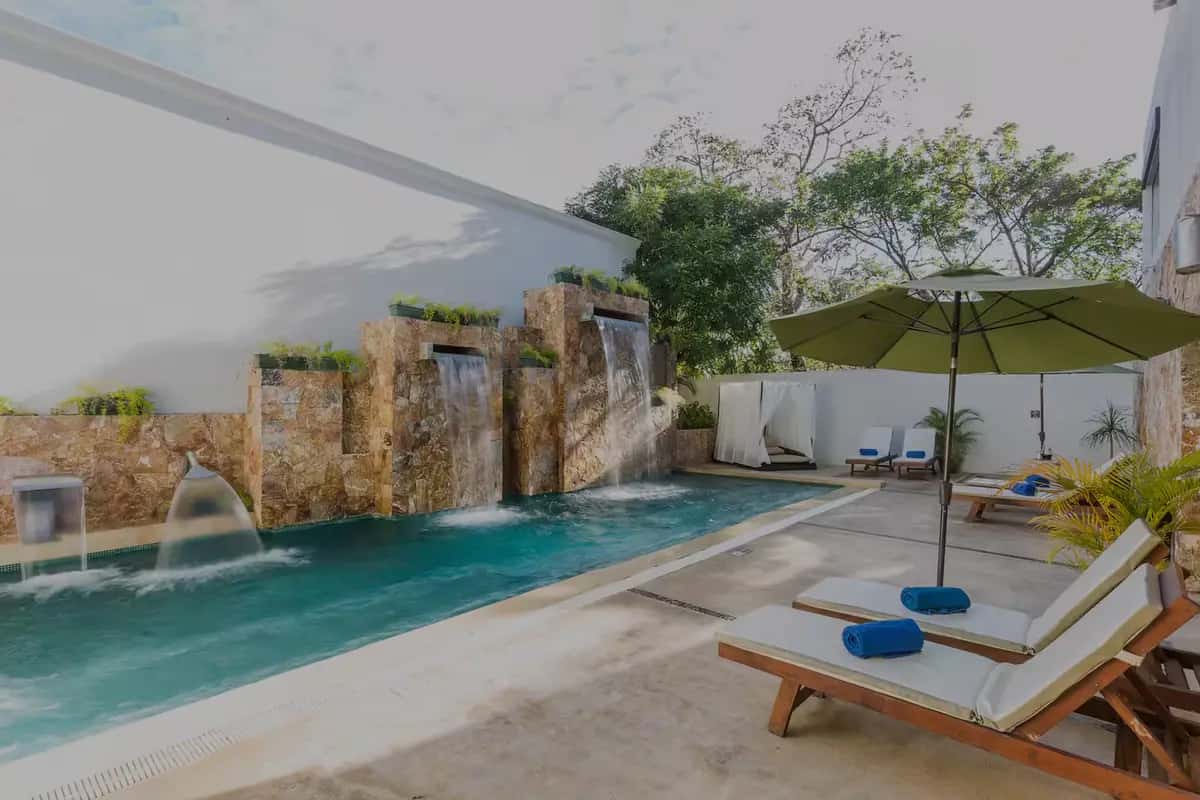 Shared outdoor hot tub at Microtel Inn & Suites by Wyndham Ocala