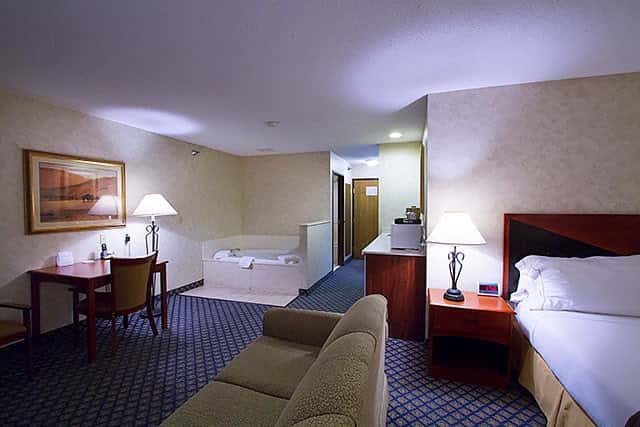 In-room hot tub at Miles City Hotel & Suites in Miles City, MT