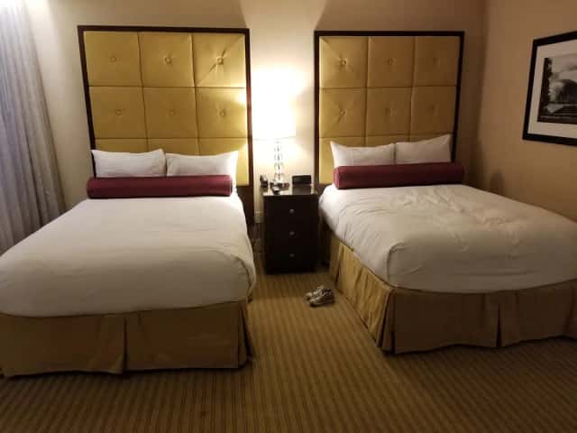 Millennium Hotel Knickerbocker Chicago — guest room