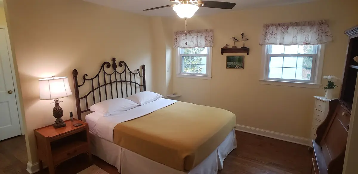 Miller-Dunham House B&B — guest room
