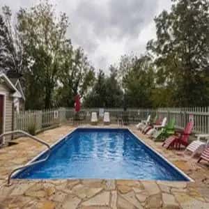 In-room hot tub at Mimslyn Inn Historic Hotels Of America in Luray, VA