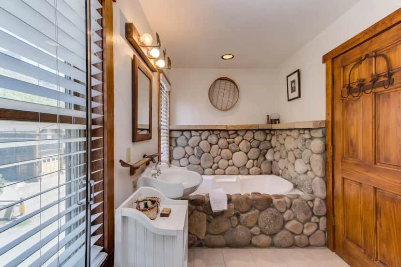Deep soaking bathtub at Minturn Inn
