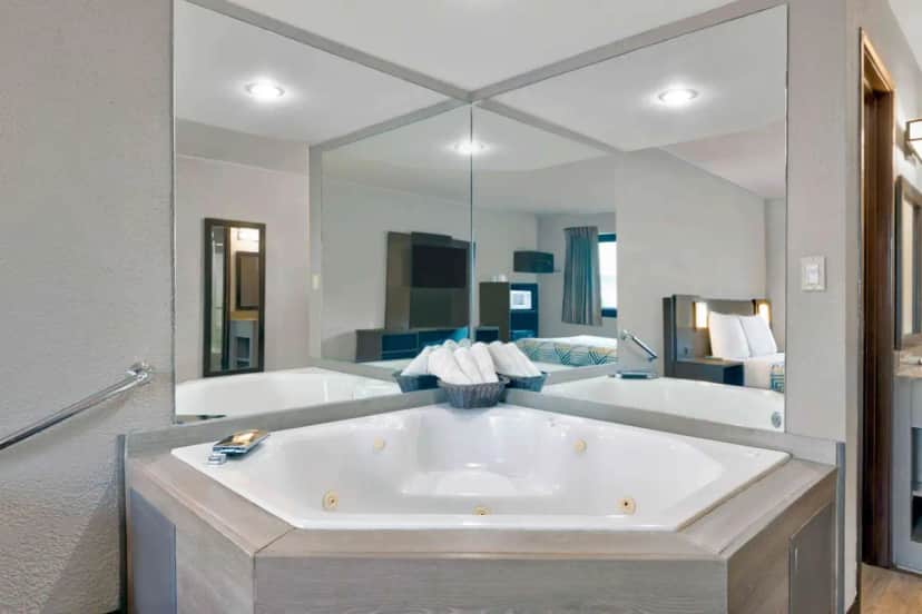 Private in-room jacuzzi at Motel 6 Cedar Rapids - Airport