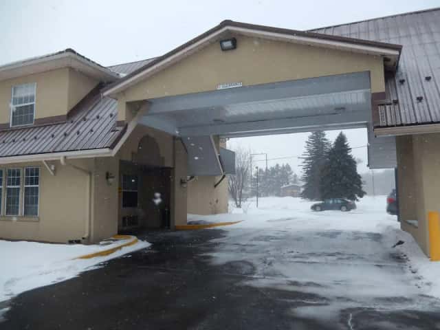 Motel 6 Cortland Mcgraw, NY — guest room