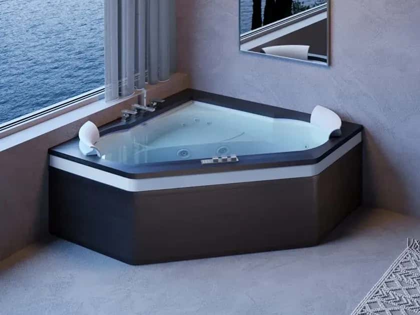 In-room hot tub at Motel 6-Dayton in Butler Township, OH