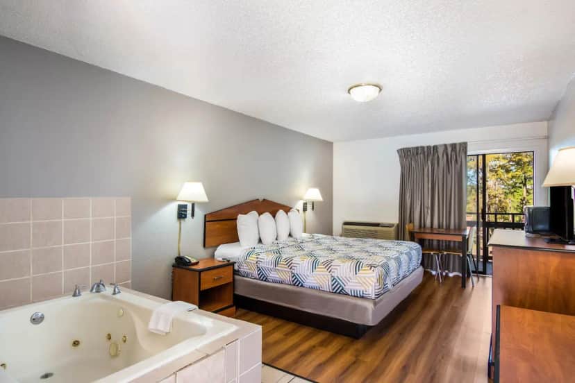 Private in-room jacuzzi tub at Motel 6 Hot Springs, AR